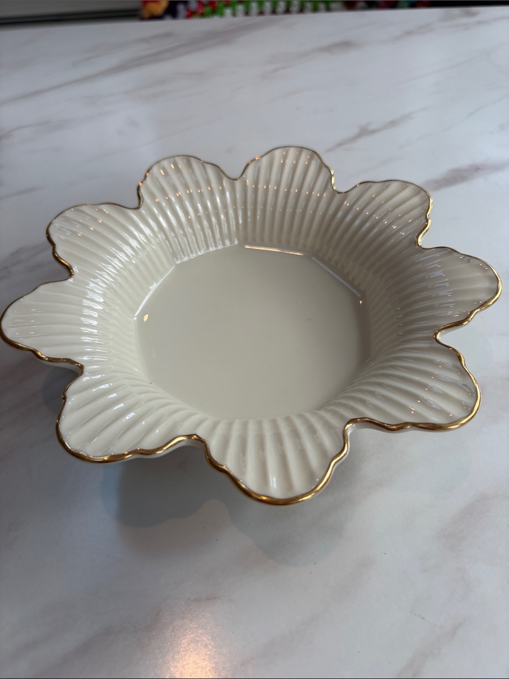 Lenox Meridian ivory porcelain 24K gold trim flower-shaped candy jewelry dish